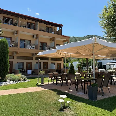 Helios Hotel *