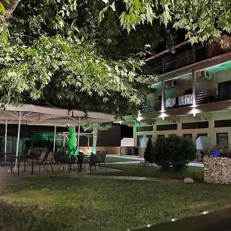 מלון Helios סטאברוס